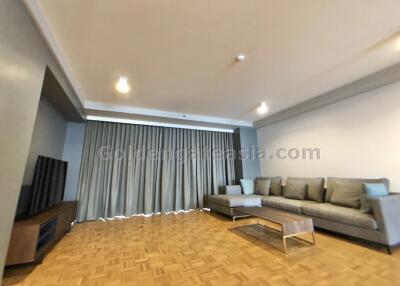 3 Bedrooms Fully Furnished Apartment with Big Balcony - Sukhumvit 39 (Phrom Phong)