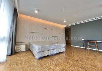 3 Bedrooms Fully Furnished Apartment with Big Balcony - Sukhumvit 39 (Phrom Phong)