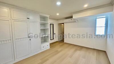 3 Bedrooms newly renovated family friendly condo - Sukhumvit 39 (Phrom Phong)