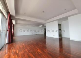 3 Bedrooms Condo with huge outdoor terrace - Sukhumvit 63 (Ekkamai)