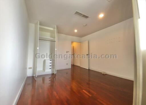 3 Bedrooms Condo with huge outdoor terrace - Sukhumvit 63 (Ekkamai)