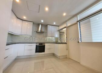 3 Bedrooms Condo with huge outdoor terrace - Sukhumvit 63 (Ekkamai)