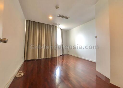 3 Bedrooms Condo with huge outdoor terrace - Sukhumvit 63 (Ekkamai)