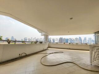 3 Bedrooms Condo with huge outdoor terrace - Sukhumvit 63 (Ekkamai)