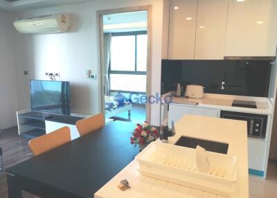 1 Bedroom Condo in The Peak Towers Pratumnak C011667