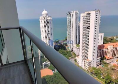 1 Bedroom Condo in The Riviera Wong Amat Beach Wongamat C011666