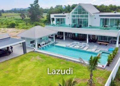 Black Mountain : Luxury 4 Bedroom Pool Villa