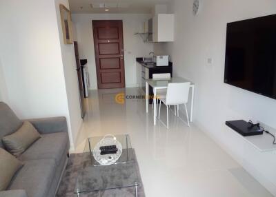 คอนโดนี้มี 1 ห้องนอน  อยู่ในโครงการ คอนโดมิเนียมชื่อ The Axis Condo Pattaya 