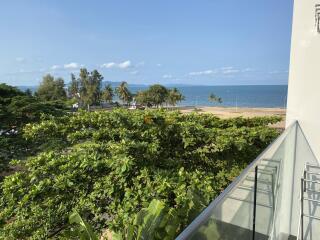 คอนโดนี้มี 1 ห้องนอน  อยู่ในโครงการ คอนโดมิเนียมชื่อ Beachfront Jomtien Residence 