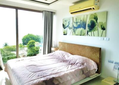 Stunning 2-Bedroom Condo with Sea Views