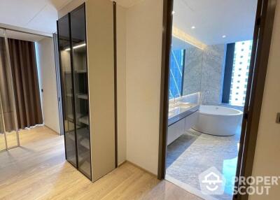 3-BR Condo at Tonson One Residence near BTS Chit Lom