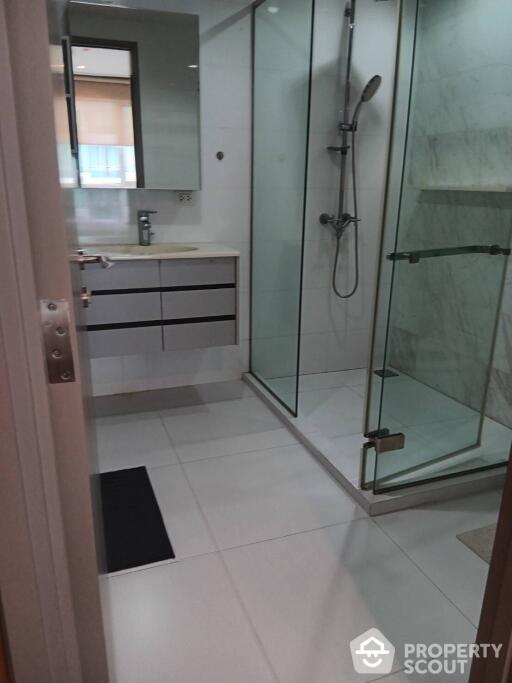 1-BR Condo at Hq Thonglor near BTS Thong Lor