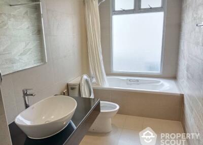 3-BR Condo at Newton Tower Condominium near BTS Nana