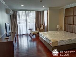 3-BR Condo at Newton Tower Condominium near BTS Nana