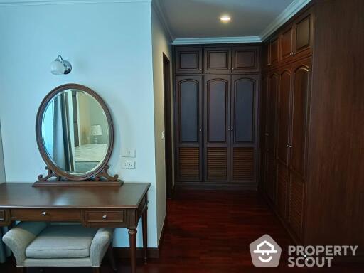 3-BR Condo at Newton Tower Condominium near BTS Nana