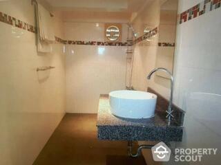 5-BR Townhouse near MRT Sukhumvit