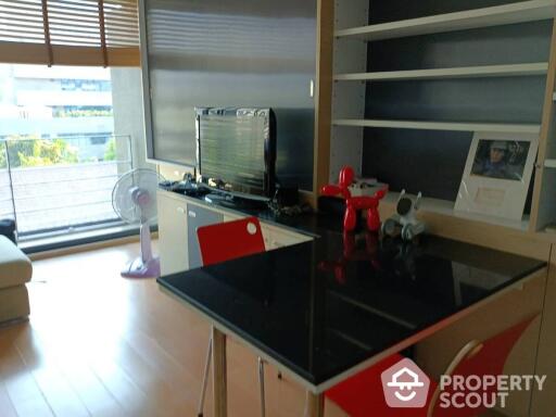 1-BR Condo at Noble Ambience Sarasin near BTS Ratchadamri