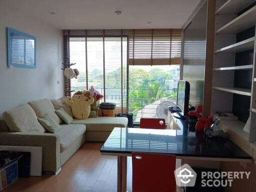 1-BR Condo at Noble Ambience Sarasin near BTS Ratchadamri