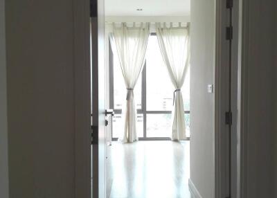 2-BR Condo at Star View close to Phra Ram 3