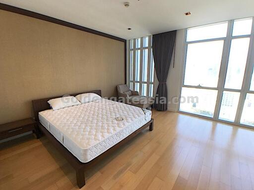 3 Bedrooms Condo at Athenee Residence - Wireless Road, Phloen Chit BTS