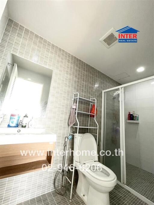 Modern Bathroom with Shower