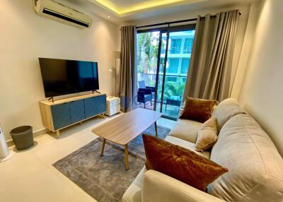 2 Bedrooms Condo in Club Royal Wongamat C011669
