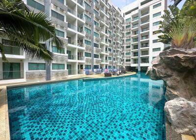 2 Bedrooms Condo in Club Royal Wongamat C011669