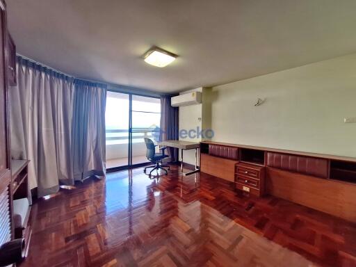 3 Bedrooms Condo in Grand Condotel Jomtien C011671