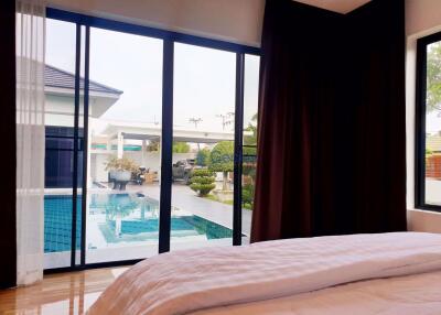 4 Bedrooms House in El Grande East Pattaya H009189