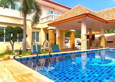 Poolvilla with 4 bedrooms in South Pattaya