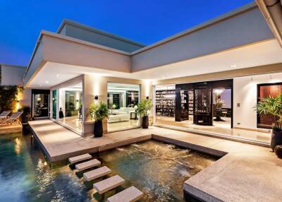 Pattaya Luxury Villa