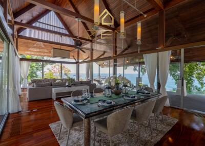 Luxury Villa - 5 Bedrooms in Thalang For Rent