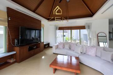 3-Bedrooms Luxury Villa in Choeng Thale For Rent