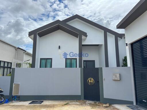 3 Bedrooms House in The Hamlet Pattaya East Pattaya H011675