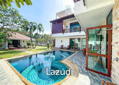 4 Bedroom Pool Villa 200 Meters From Dolphin Bay Beach