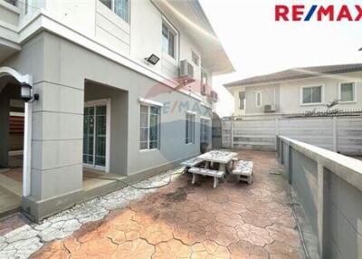 169 Sqm., 3 Beds Townhouse listed for ฿ 4,100,000.