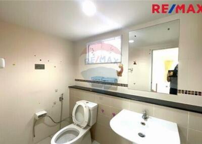 169 Sqm., 3 Beds Townhouse listed for ฿ 4,100,000.