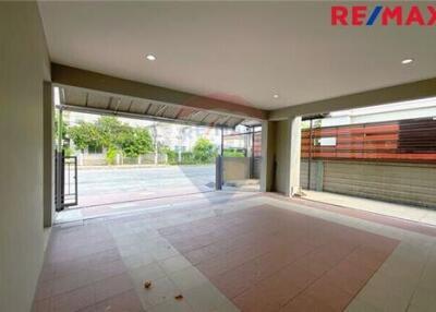 169 Sqm., 3 Beds Townhouse listed for ฿ 4,100,000.