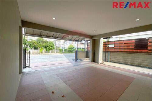 169 Sqm., 3 Beds Townhouse listed for ฿ 4,100,000.