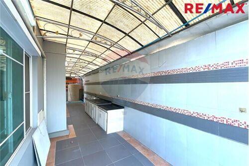 169 Sqm., 3 Beds Townhouse listed for ฿ 4,100,000.