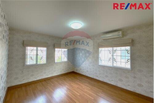 169 Sqm., 3 Beds Townhouse listed for ฿ 4,100,000.