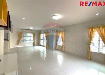 169 Sqm., 3 Beds Townhouse listed for ฿ 4,100,000.