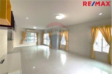 169 Sqm., 3 Beds Townhouse listed for ฿ 4,100,000.