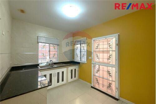 169 Sqm., 3 Beds Townhouse listed for ฿ 4,100,000.