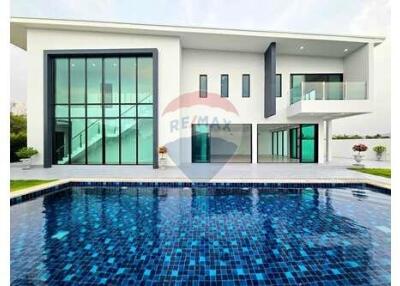 Brand New Luxury Pool Villa, 4 Bed 6 Bath in Hua Hin - Cha Am For Sale