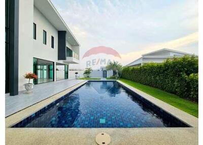 Brand New Luxury Pool Villa, 4 Bed 6 Bath in Hua Hin - Cha Am For Sale