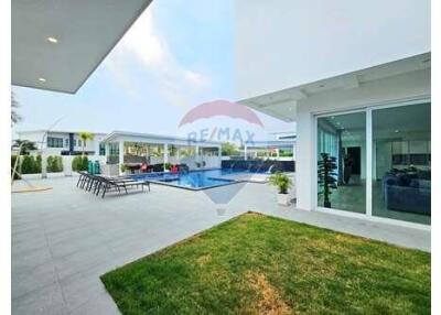 Great Luxury Pool Villa, 5 Bed 7 Bath in Hua Hin - Cha Am For Sale