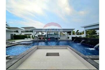 Great Luxury Pool Villa, 5 Bed 7 Bath in Hua Hin - Cha Am For Sale