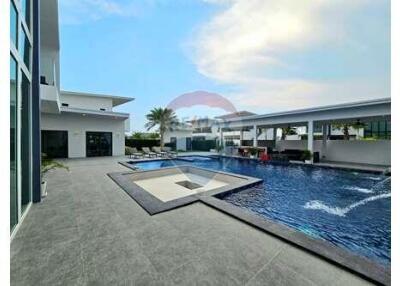 Great Luxury Pool Villa, 5 Bed 7 Bath in Hua Hin - Cha Am For Sale