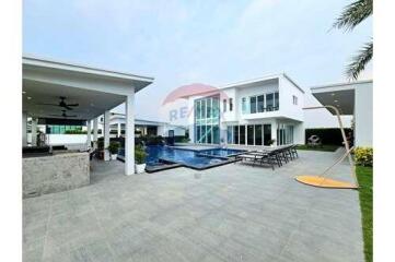 Great Luxury Pool Villa, 5 Bed 7 Bath in Hua Hin - Cha Am For Sale